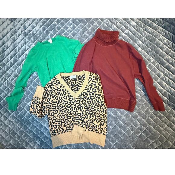 Women's sweater winter bundle size small and medium - Picture 1 of 5
